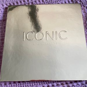 Iconic Sunset to Sunrise eyeshadow palette